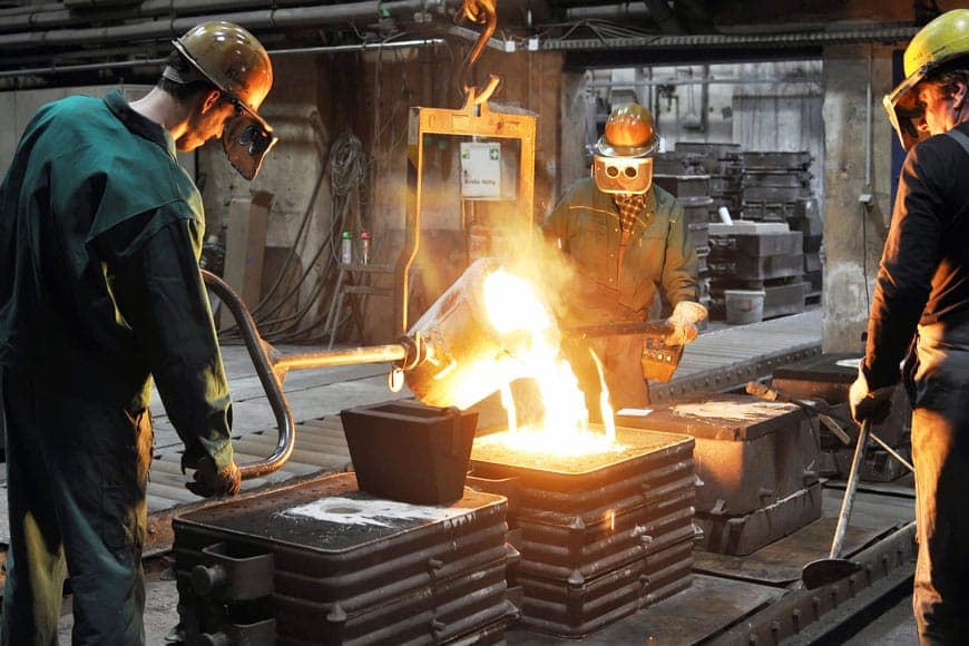 Cast steel foundry in operation